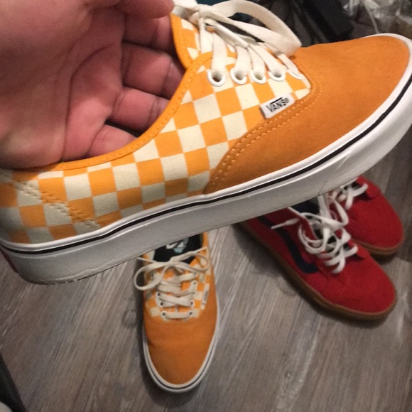 Vans - Picture 2 of 4
